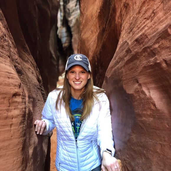 Hello 👋 - Picture 3 of 5